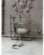 Antiek Gewicht-Aangedreven Draaispit van Smeedijzer, Hout, Touw 