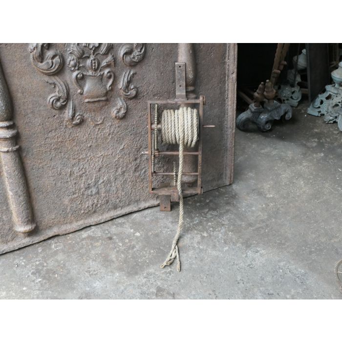 Antiek Gewicht-Aangedreven Draaispit van Smeedijzer, Messing, Hout, Touw 