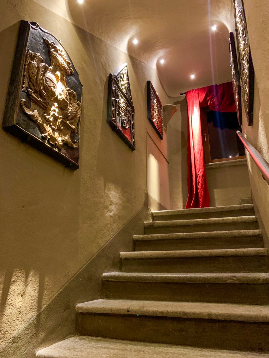 Haardplaat als decoratie in Hotel Miramonti
